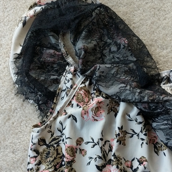 Charlotte Russe Flower Romper - Picture 3 of 3